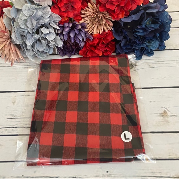 Red & Black Buffalo Plaid Asymmetric Open Vest - Picture 15 of 16